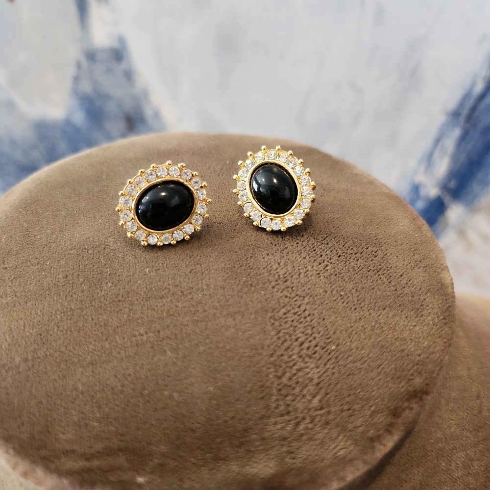 Vintage Trifari Gold Tone Rinestone and Faux Onyx Stud Post Back Earrings